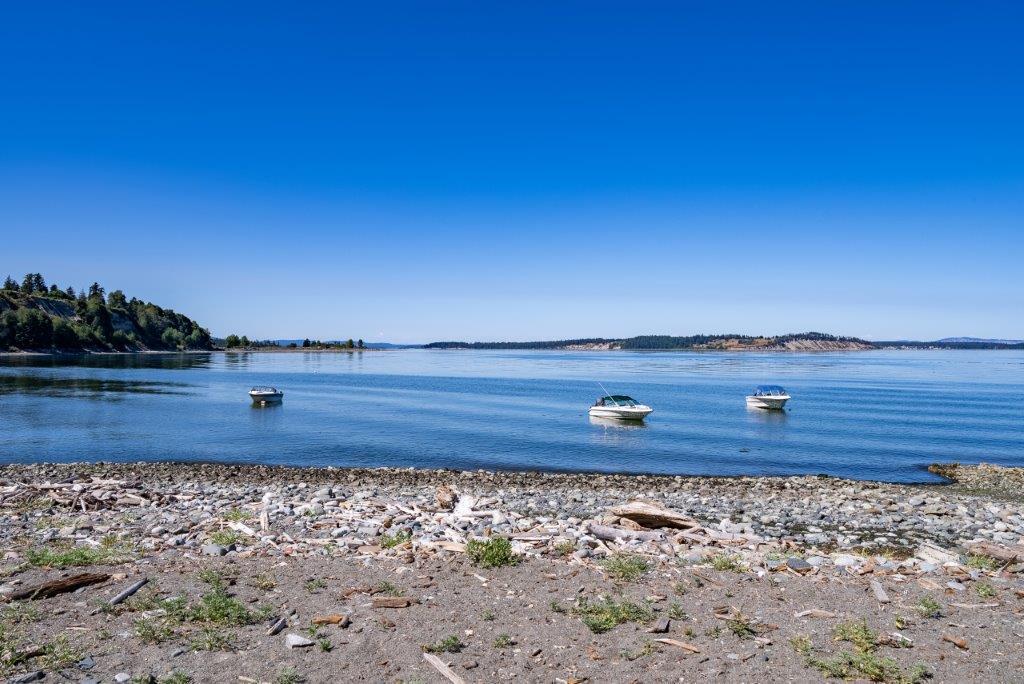 Beachcomber RV Park - Beachcomber RV Beach and Boats