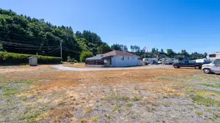 Open grounds and RV sites at Beachcomber RV Park