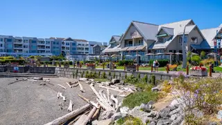 Sidney waterfront restaurants near Beachcomber RV Park