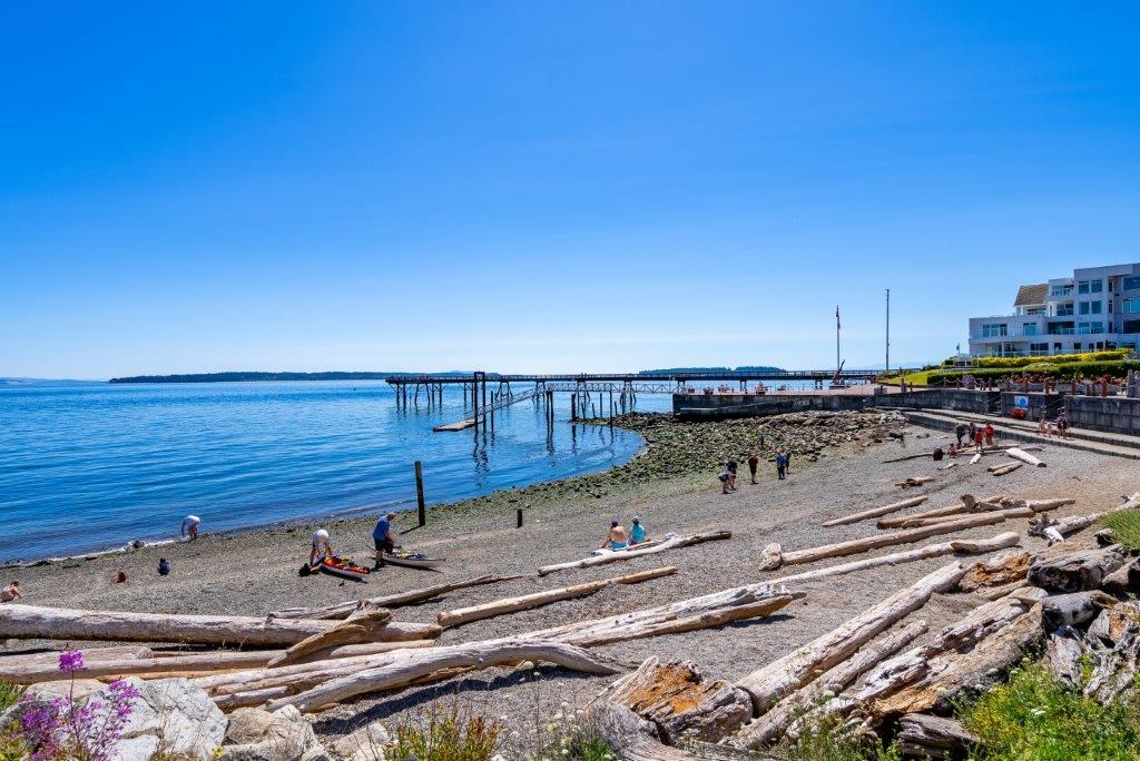 Beachcomber RV Park - Beachcomber Sidney by the Sea Beach