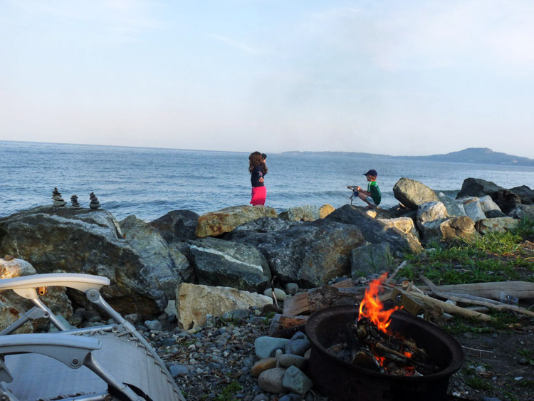 Family campfire at Beachcomber RV Park